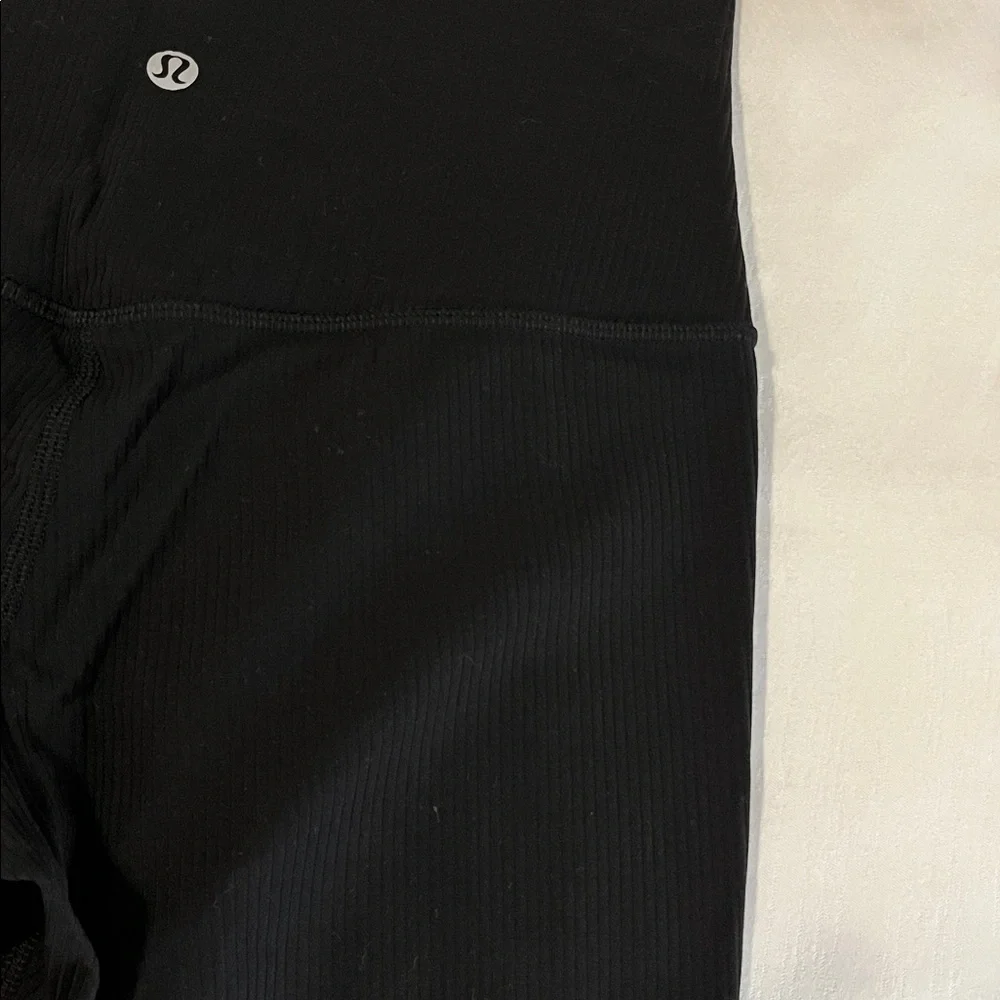 Lululemon Align High Rise 4” Short (Ribbed) - Picture 4 of 6